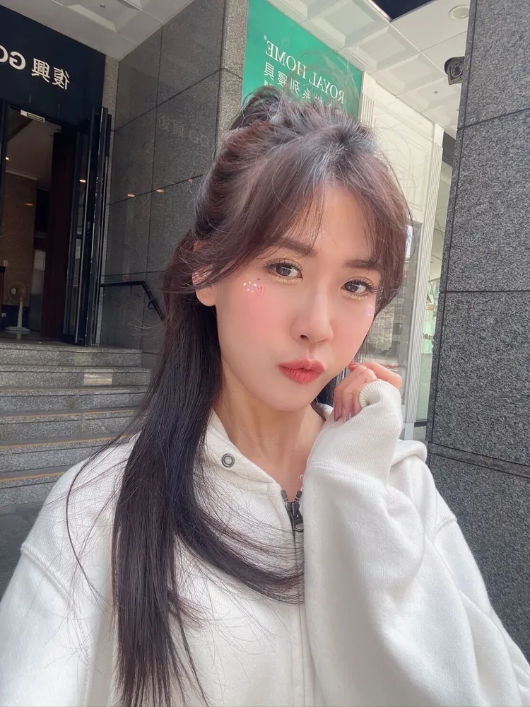 17直播主小c瓜俏喜的直播間輕鬆舒壓，初訪就被圈粉。