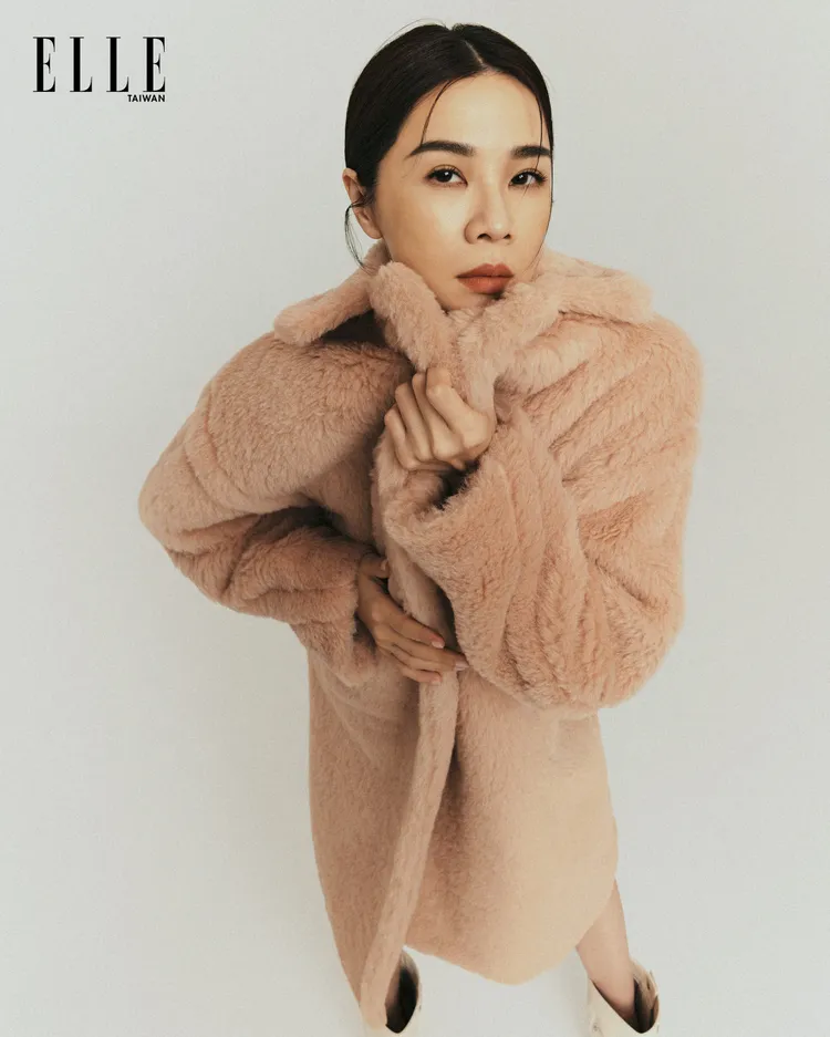 謝盈萱拍攝《ELLE》封面。《ELLE》國際中文版提供