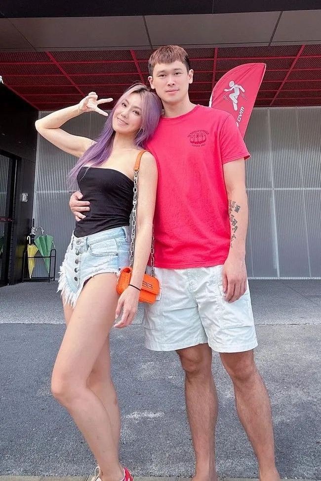 刘雨柔与胡凯翔都热爱运动，兴趣一致。翻摄刘雨柔IG