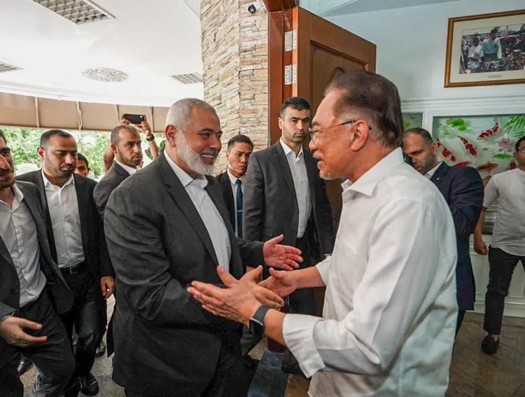 安華在臉書表示，與哈瑪斯領袖哈尼雅通電話，表達「堅定的支持」。翻攝安華臉書