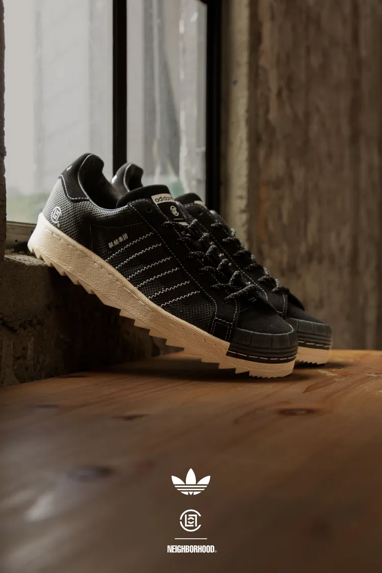 NEIGHBORHOOD CLOT SUPERSTAR BY EDISON CHEN合作系列鞋款，4890元。品牌提供