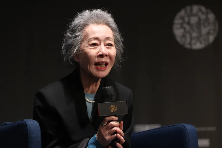 尹汝貞坦言拿到小金人後生活沒有改變。韓聯社