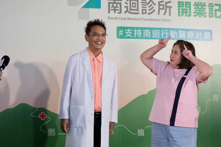 徐超斌10月初回歸看診，表示鼻咽癌在控制中。彭欣偉攝