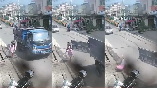 傻眼影片|小貨車甩尾門「拍肩膀」 女路人被KO重摔頭撞地