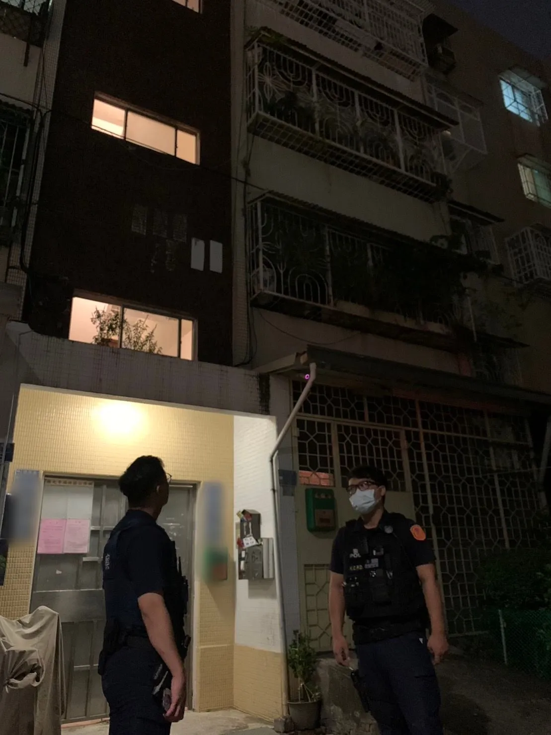 鳳山昨晚一名老婦與兒女陳屍家中。翻攝畫面