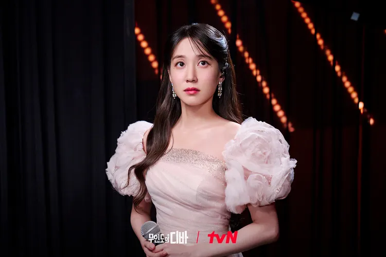 朴恩斌戲裡懷抱歌手夢，親自演出唱歌的橋段。翻攝tvN