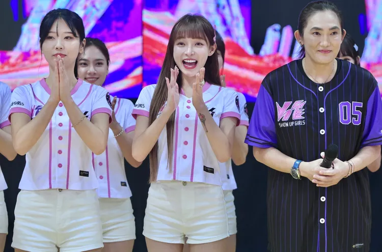 林襄被問戀愛狀況，錢薇娟出面救援。林林攝