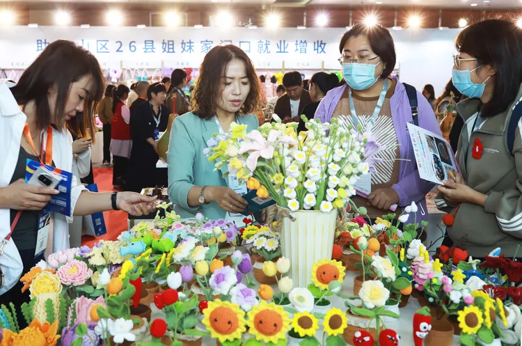 中國義烏國際小商品博覽會今天在浙江義烏開幕。新華社