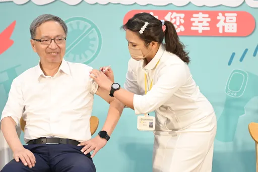 高端流感疫苗惹議!蔣萬安喊增購他牌疫苗 薛瑞元質疑浪費公帑