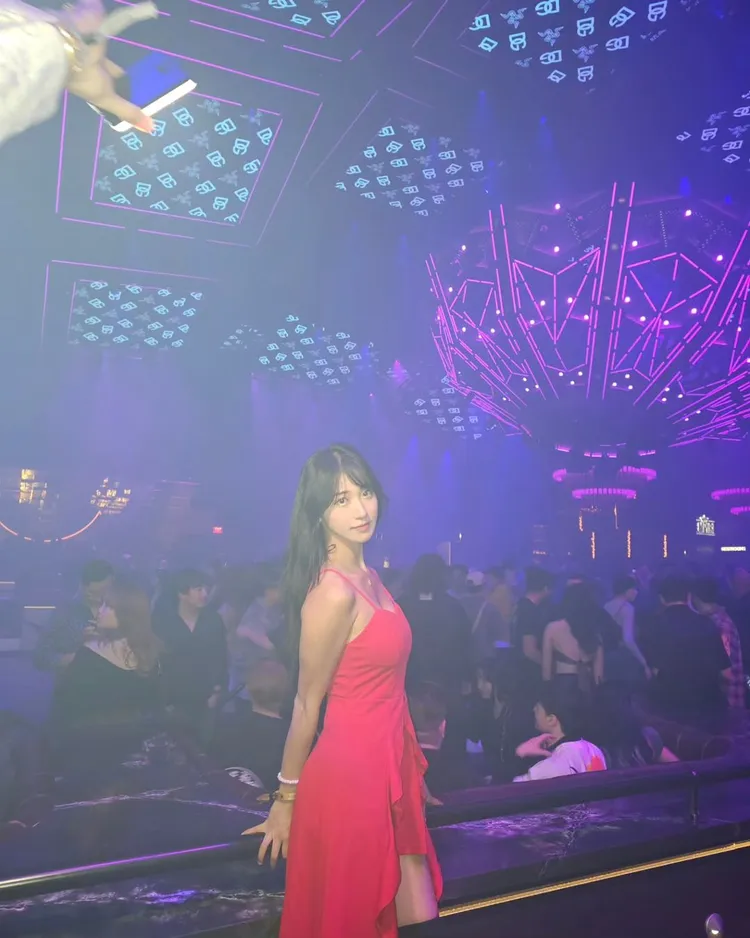 南韓直播實況主「企鵝妹」（Jinny，柳允進）。翻攝「企鵝妹」IG