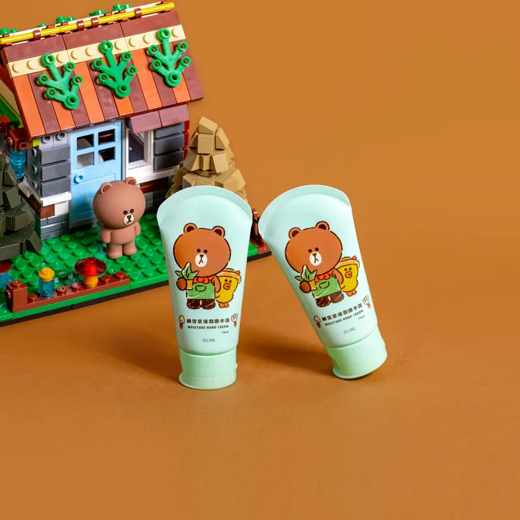 divinia蒂芬妮亞積雪草滋潤護手霜能夠密集滋養手部粗糙，讓雙手柔嫩不乾澀。業者提供