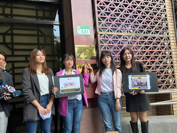 10/5台北市議員吳沛憶（右起）、立委高嘉瑜、民進黨國際部主任謝佩芬、新北市議員曾柏瑜共同前往北檢提告。資料照片