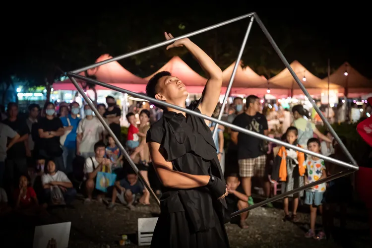 另安排街頭藝人演出。嘉市府提供