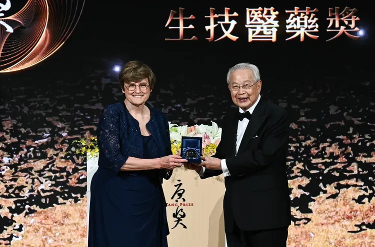 卡里科來台領取唐獎。翻攝唐獎推特