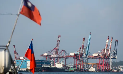 9月景氣燈號擺脫低迷藍燈轉黃藍燈　國發會指景氣逐漸改善