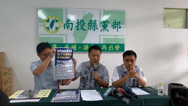 蔡銘軒說，馬文君記者會模糊焦點，在她說清楚之前仍會繼續發放文宣。蔡銘軒服務處提供