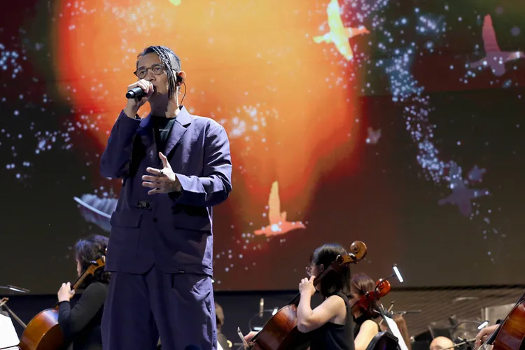 實力唱將卓義峯連續6年登場台灣大哥大日月潭花火音樂會。