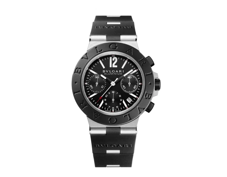 Aluminum Chronograph計時腕錶，41mm，鋁合金錶殼，黑色橡膠錶帶搭配鋁合金鍊結，自動上鍊計時機芯B381，動力儲存42小時，防水深度100米。品牌提供