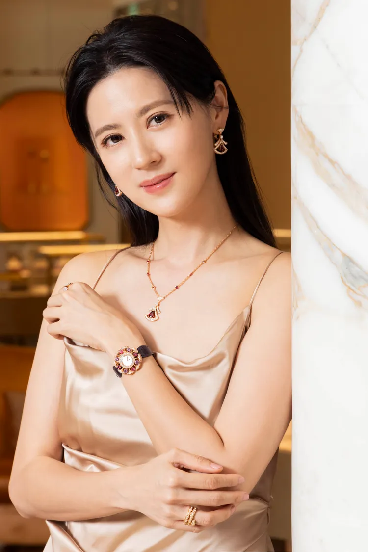 林予晞今佩戴Divas’ Dream珠寶腕錶紫水晶+粉紅碧璽款。張家玲攝