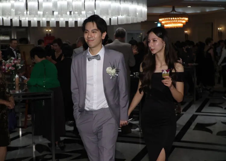 張晨光小兒子Jacky（左）和女友。攝影中心攝