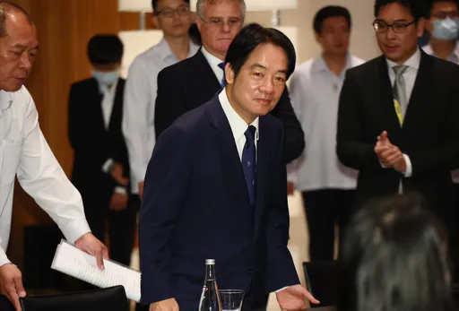 柯文哲轟農保大撒幣「犧牲多數人利益」 賴清德一句話酸爆