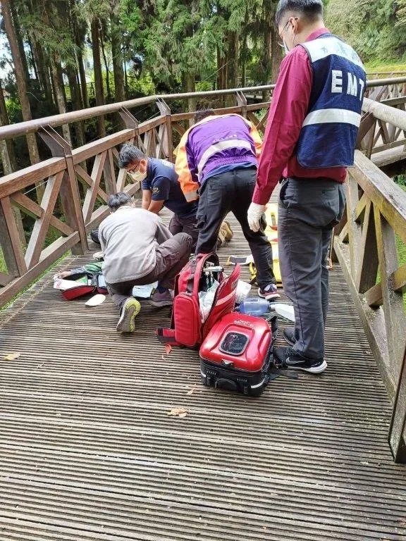 陳男經送往衛生室急救後宣告不治，檢警研判應為心因性休克。讀者提供