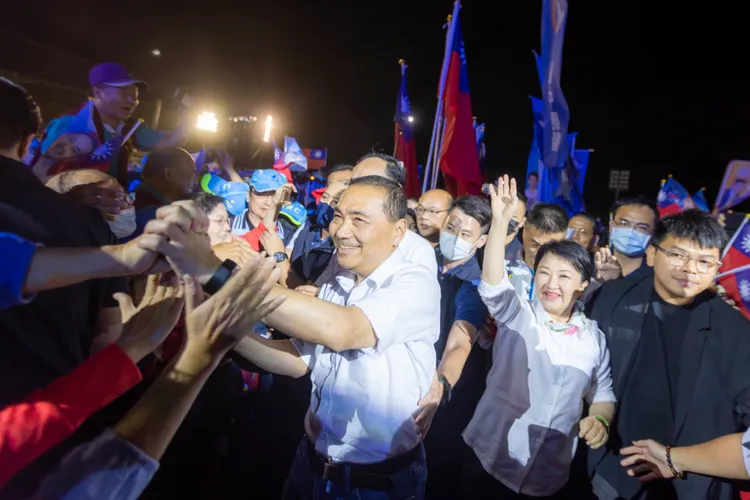 侯友宜、盧秀燕大進場，氣氛嗨到最高點。國民黨提供