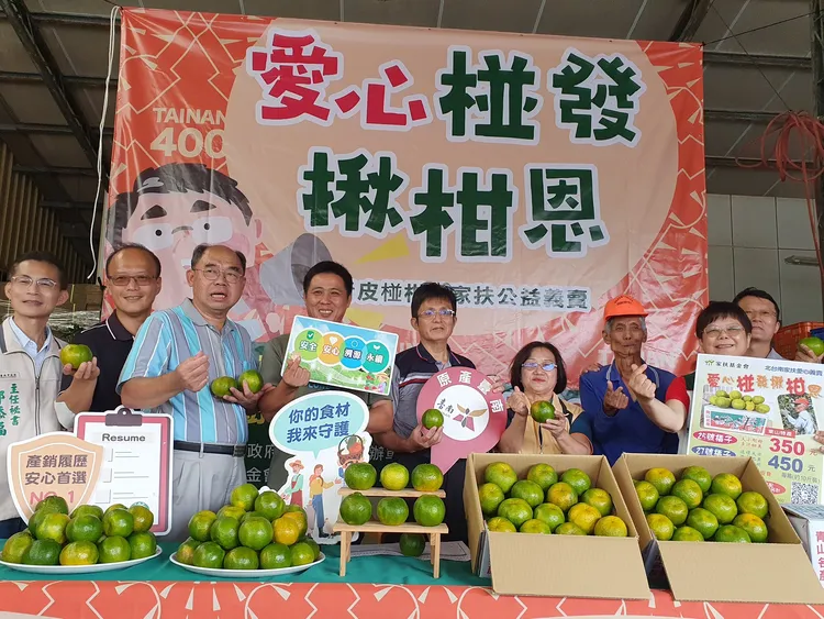 捐贈場面溫馨感人。北台南家扶提供