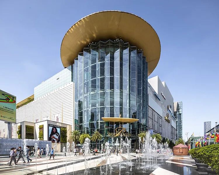 暹羅百麗宮購物中心是曼谷知名的百貨商場。翻攝推特@ThaiEnquirer