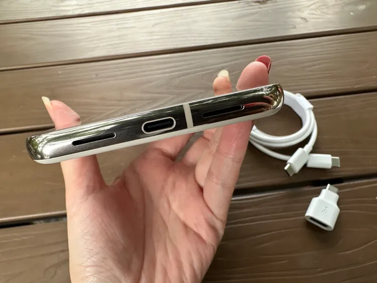 USB-C充電孔。陳怡文攝