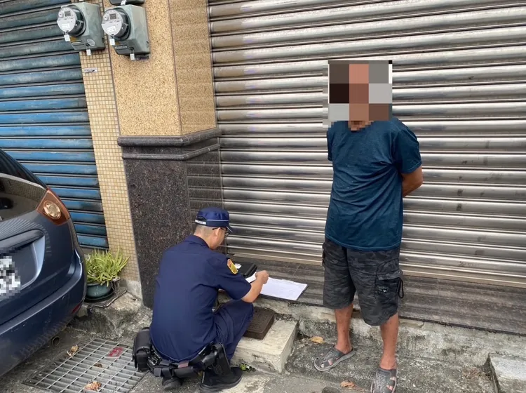 肇事董姓駕駛一度離開現場，聲稱當時未發現車有壓到人。翻攝畫面