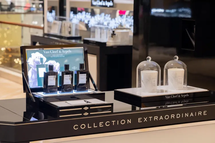 梵克雅寶微風信義旗艦香氛專門店香氛蠟燭區。品牌提供