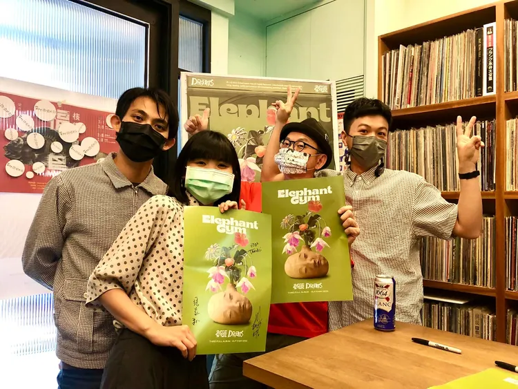 數字搖滾團體大象體操在艾比路唱片行發表新作。陳建勳提供
