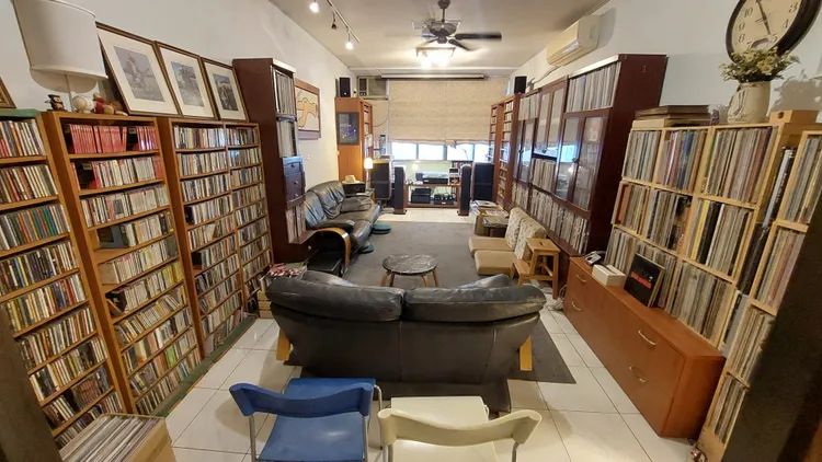 艾比路唱片行收藏7千張黑膠唱片。凃建豐攝