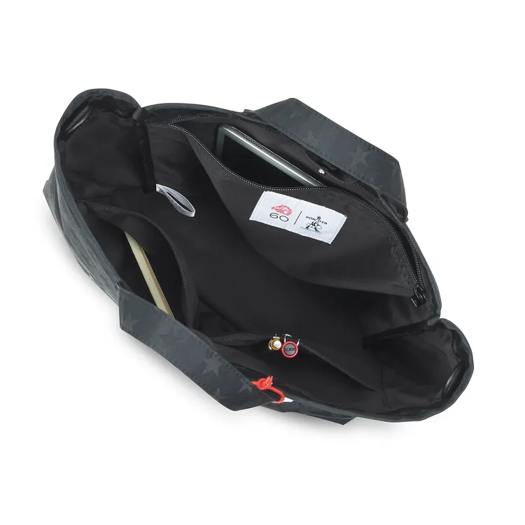 包款擁有強大機能。品牌提供