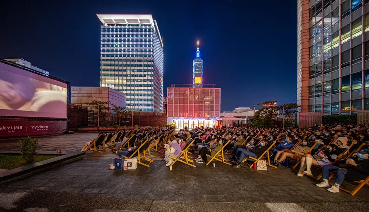 一夜影展仁愛路邊影院。文化局提供