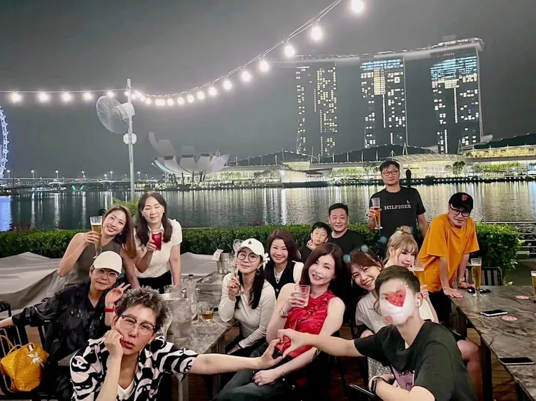 陳美鳳日前和藍心湄、何如芸一同組團去新加坡旅遊，大啖當地美食。翻攝陳美鳳臉書