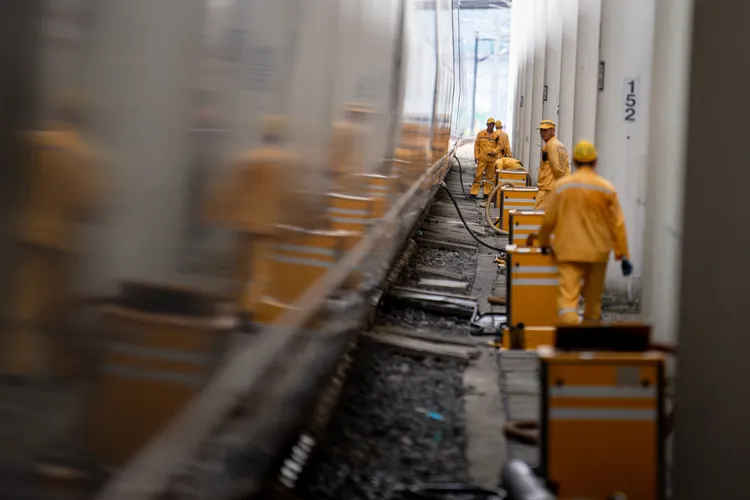 溫州高鐵南站的清汙水工人。新華社