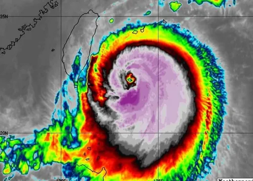 小犬再開眼!陸警增至15縣市 明放颱風假?6縣市機率高