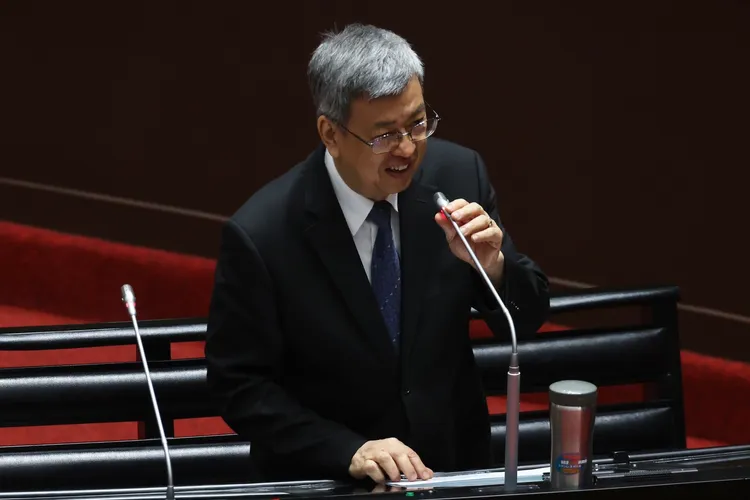 陳建仁答詢指出，捍衛每一個人的言論自由，還有思想自由。 林林攝