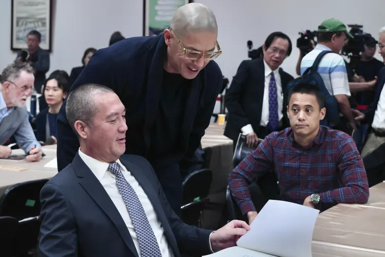 蔣家後代今出席《蔣中正日記（1948-1954）》新書發表暨座談會，左起蔣友松、蔣友柏、蔣友青。林林攝