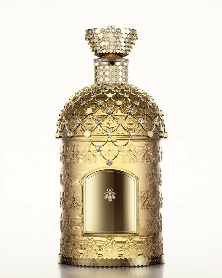 CHAUMET為嬌蘭打造的宮廷花束蜂印瓶，價格店洽。品牌提供