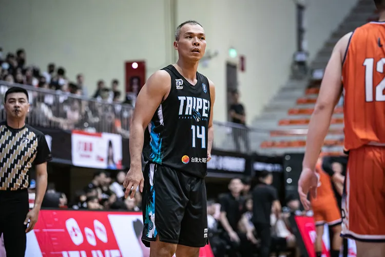 蔡文誠(中)。PLG