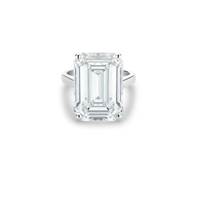 DB Classic高級珠寶祖母綠式切割鑽石戒指，約1570萬元。品牌提供