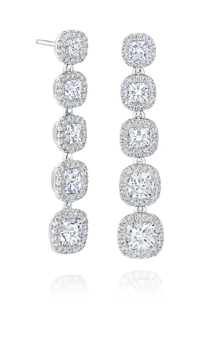 Aura高級珠寶枕形切割五鑽耳環，約147萬元。品牌提供