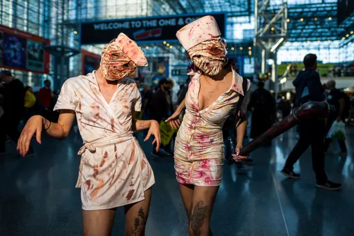 紐約漫畫展|神還原《沉默之丘》恐怖護士 看那些可愛迷人的反派角色