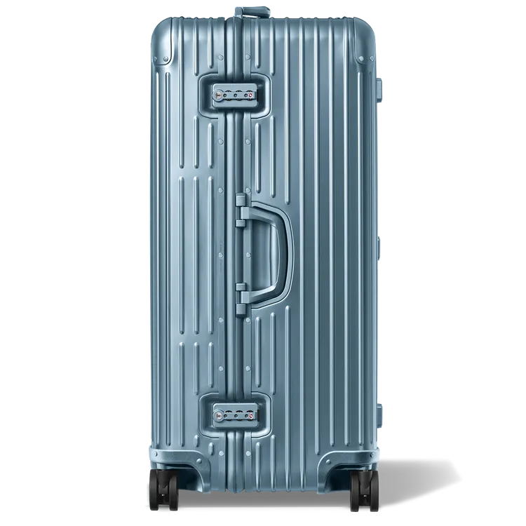 RIMOWA Original Trunk Plus Arctic Blue北極藍行李箱，7萬8100元。品牌提供