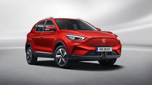 電動車「綁架駕駛」自動亂跑 警方製造車禍助肉票脫困