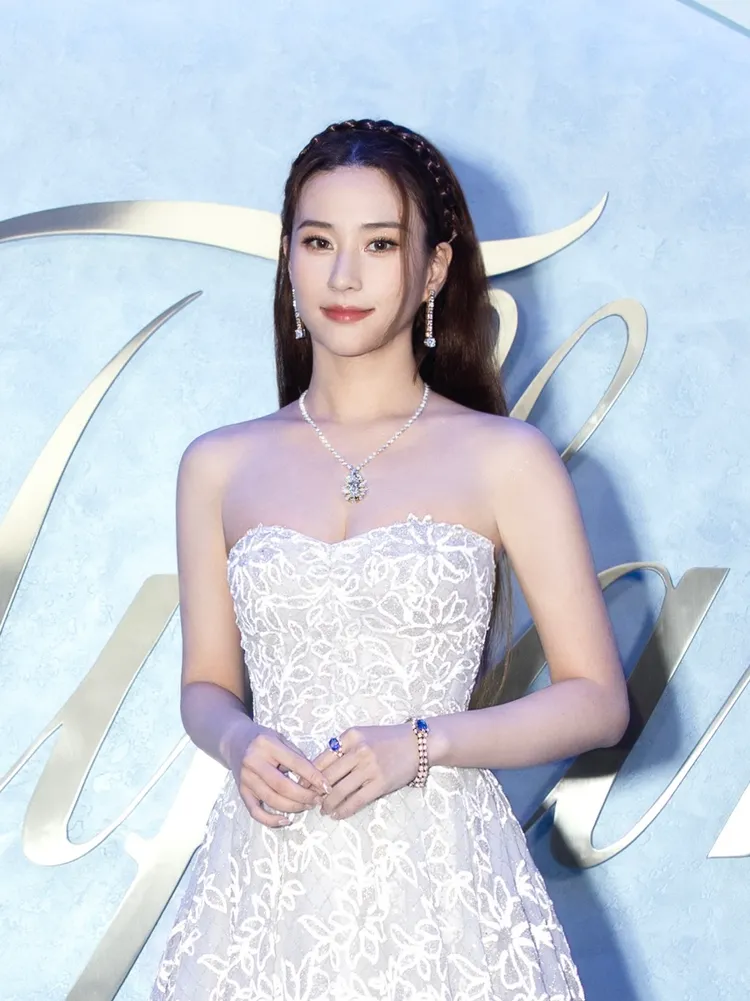 何超蓮。品牌提供