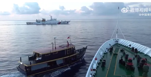 中菲船隻又在南海擦撞 中國悍批菲船「碰瓷」